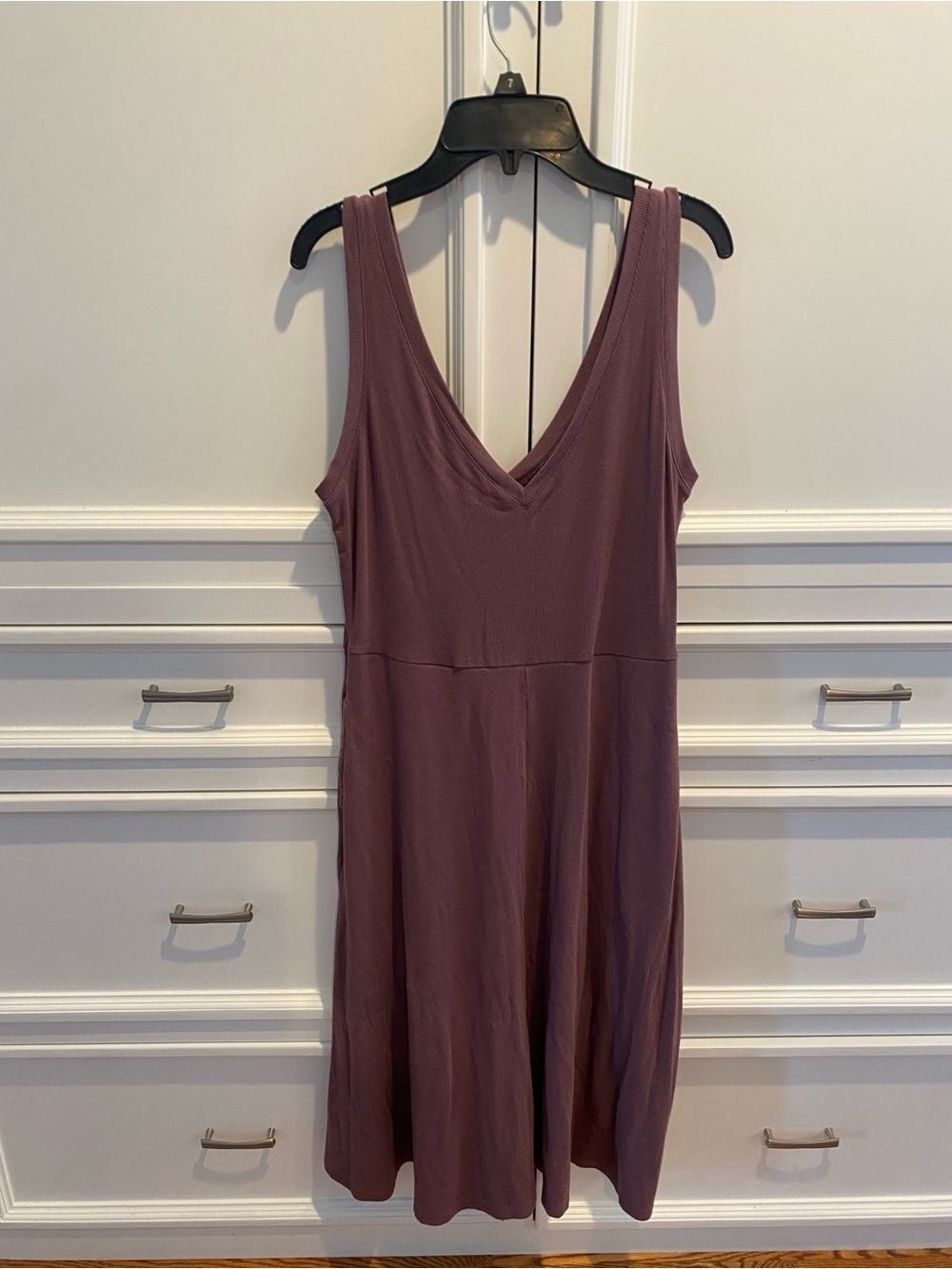 Sleeveless V-Neck Mauve Dress with pockets